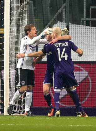 Anderlecht s goalkeeper Davy Roef and Anderlecht s Bram Nuytinck celebrate during the sixth and last game in the group stage (group C) of the UEFA Europa League competition between Belgian soccer club RSC Anderlecht and French club AS Saint-Etienne, in Brussels, Thursday 08 December 2016. Anderlecht is already qualified for the next stage. VIRGINIExLEFOUR  x04993974x