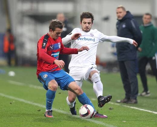 SOCCER - UEFA EL, Plzen vs A.Wien PRAGUE,CZECH REPUBLIC,08.DEC.16 - SOCCER - UEFA Europa League, group stage, FC Viktoria Plzen vs FK Austria Wien. Image shows Jan Kopic (Pilsen) and Christoph Martschinko (A.Wien). GEPAxpictures xChristianxOrt
