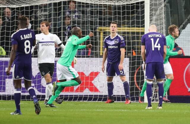 Anderlecht s Uros Spajic, Anderlecht s Leander Dendoncker and Anderlecht s Bram Nuytinck look dejected during the sixth and last game in the group stage (group C) of the UEFA Europa League competition between Belgian soccer club RSC Anderlecht and French club AS Saint-Etienne, in Brussels, Thursday 08 December 2016. Anderlecht is already qualified for the next stage. VIRGINIExLEFOUR  x04994031x