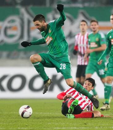 SOCCER - UEFA EL, Rapid vs Bilbao VIENNA,AUSTRIA,08.DEC.16 - SOCCER - UEFA Europa League, group stage, SK Rapid Wien vs Athletic Club Bilbao. Image shows Mikel Vesga (Bilbao) and Tomi Correa (Rapid). GEPAxpictures xPhilippxBrem