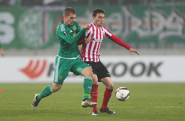 SOCCER - UEFA EL, Rapid vs Bilbao VIENNA,AUSTRIA,08.DEC.16 - SOCCER - UEFA Europa League, group stage, SK Rapid Wien vs Athletic Club Bilbao. Image shows Christopher Dibon (Rapid) and Javier Eraso (Bilbao). GEPAxpictures xPhilippxBrem