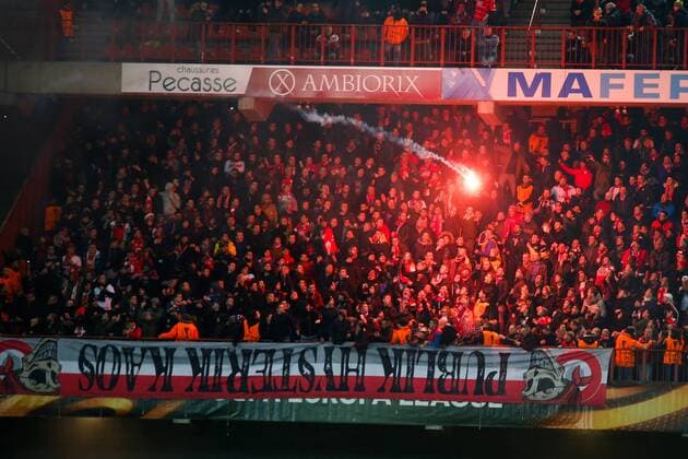 Bilder des Tages - SPORT Standard s fans pictured during the sixth and last game of the group stage (group G) of the Europa League competition between Belgian soccer team Standard de Liege and Dutch club Ajax Amsterdam in Liege, Thursday 08 December 2016. BRUNOxFAHY  x04994154x