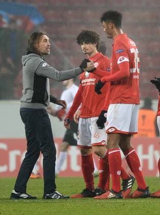 08.12.2016, xmhx, Fussball Europa League, FSV Mainz 05 - FK Qaebaelae, emspor, v.l. Martin Schmidt (Trainer 1.FSV Mainz 05) Andre Ramalho (1.FSV Mainz 05), Gerrit Holtmann (1.FSV Mainz 05) Freude, Jubel Mainz