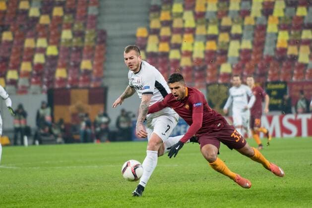 UEFA Europa League 2016-2017, Group E game between FC Astra Giurgiu (ROU) and AS Roma (ITA) December 2016 December 8, 2016: Denis Alibec 7 of FC Astra Giurgiu and Emerson Palmieri 33 of AS Roma during the UEFA Europa League 2016-2017, Group E game between FC Astra Giurgiu (ROU) and AS Roma (ITA) at National Arena, Bucharest, Romania ROU. Foto: