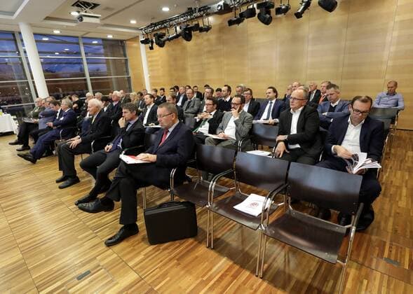 Fußball, Generalversammlung der österreichischen Bundesliga in Wien SOCCER - Bundesliga general meeting VIENNA,AUSTRIA,09.DEC.16 - SOCCER - tipico Bundesliga, Raiffeisen Forum, annual general meeting 2016. Image shows members. GEPAxpictures xWalterxLuger