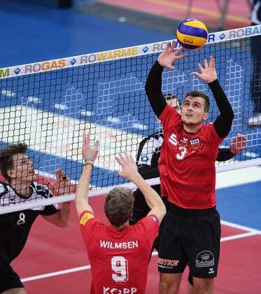 Volleyball 1. Bundesliga Saison 2016 2017 09.12.2016 TV Rottenburg - VCO Berlin Philipp Jankowski (re, TV Rottenburg) und Lars Wilmsen (li, TV Rottenburg) 
