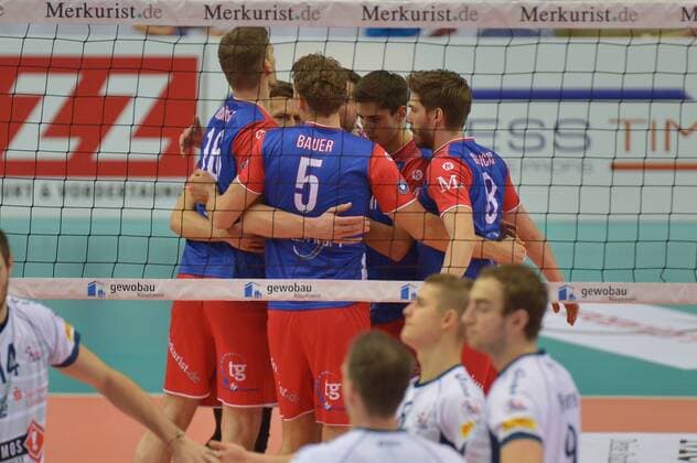 10.12.2016, xtkx, Volleyball 1.Bundesliga Herren, United Volleys - SVG Lueneburg, emspor, v.l. Christian Duennes (United Volleys) , Lukas Bauer (United Volleys) , Jan Klobucar (United Volleys) , Rüsselsheim