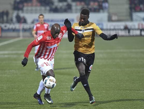 Dia Issiar ( Nancy ) vs Pepe - Fussball Frankreich, Ligue 1, AS Nancy vs. Angers SCO - 10 12 2016 MAO Panoramic 