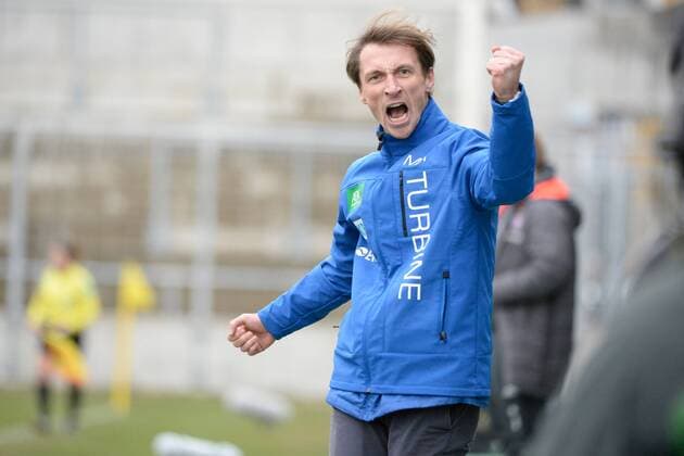 Matthias Rudolph, Chef-Trainer (1. FFC Turbine Potsdam), jubelt zum Spielende, FC Bayern Muenchen Frauen vs 1. FFC Turbine Potsdam, 11.12.16