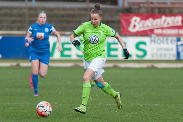 Agata Tarczynska (VfL Wolfsburg II, 20) am Ball, Fussball, 2. Frauen-Bundesliga Nord, SV Meppen - VfL Wolfsburg II, xobx