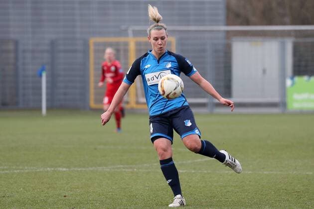 Kristin Demann (TSG, 4), Freisteller, Ganzkörper, Einzelbild, Aktion, Action, Fussball, Allianz Frauen-Bundesliga, TSG 1899 Hoffenheim - 1. FFC Frankfurt, xozx