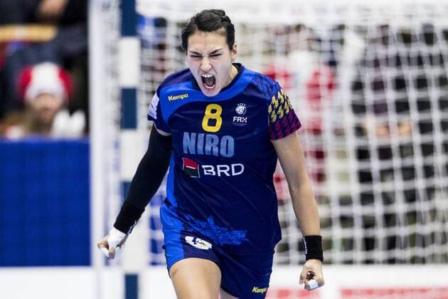 161214 Rumäniens Cristina Neagu Jubel - Handball, Damen, EM Nationalteam Dänemark vs Rumänien in Helsingborg.  Copyright: PETTERxARVIDSON BB161214PA065
