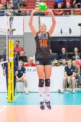 Zuspiel von Maja Ognjenovic (Eczacibasi VitrA Istanbul, 18), Volleyball, Women s Champions League, Dresdner SC - Eczacibasi VitrA Istanbul, xprx