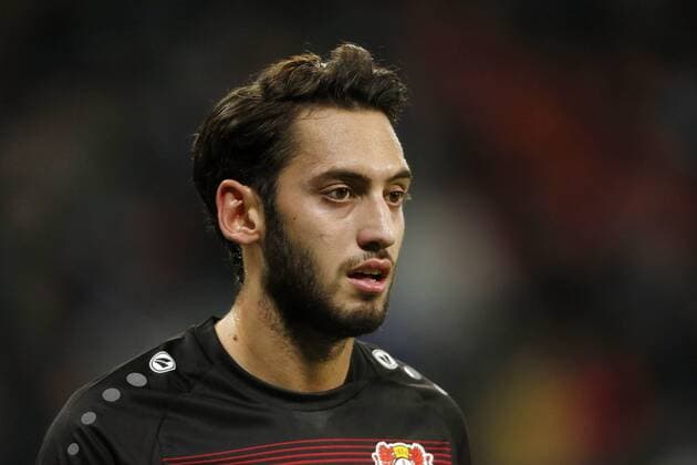 Leverkusen, Deutschland, UEFA - CL , Spieltag 6 , International, Bayer Leverkusen - AS Monaco FC 3-0 am 07.12 .2016 in der Bay - Arena in Leverkusen Hakan CALHANOGLU (LEV)
