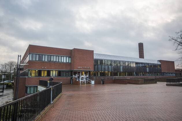 Fußball, Missbrauchskandal in England, Prozessauftakt gegen Barry Bennell in Crewe December 14, 2016 - Crewe, Cheshire, UK - Crewe UK. Picture shows Crewe Magistrates Court where Former football coach Barry Bennell will appear by video link this morning. The 62 year old is accused of eight offences of sexual assault against a boy under the age of 14 allegedly committed between 1981 & 1985. The ex-Crewe Alexandra FC youth coach faces five counts of indecent assault, two counts of inciting gross indecency & one count of assault with intent to commit buggery. Barry Bennell at Crewe Magistrates Court  - ZUMAl94_ 75332587