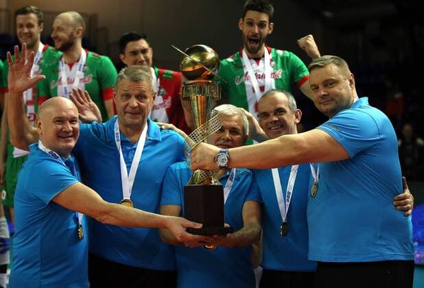 SURGUT, RUSSIA - DECEMBER 17, 2016: Zenit-Kazan s head coach Vladimir Alekno (R) during an award ceremony for the 2016 Russia Volleyball Cup Final match against Lokomotiv Novosibirsk. Zenit-Kazan won the game 3-1. Roman Kruchinin TASS  TS03B80E