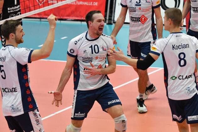 GER,VBL, SVG Lueneburg vs Netzhoppers KW-Bestensee 17.12.2016, Gellersenhalle, Lueneburg, GER, VBL, SVG Lueneburg vs Netzhoppers KW-Bestensee im Bild die Lueneburger Mannschaft jubelt nordphoto xWitke
