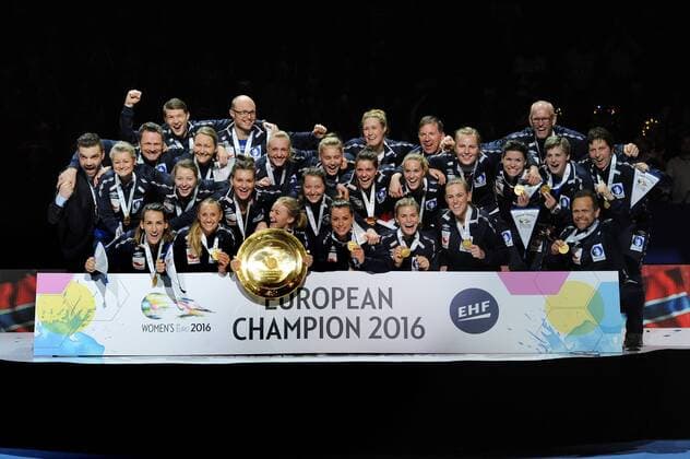 Handball, EM, Damen, Siegerehrung Götheborg, Scandinavium, Schweden, 18.12.2016 Frauen-Handball, Europameisterschaft 2016 Finale, Final Niederlande vs. Norwegen 29 : 30 Norwegen ist Europameister (Bild)