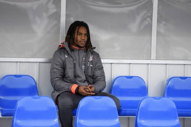 18.12.2016, Fussball 1.Bundesliga 2016 2017, 15.Spieltag, FC Bayern München - SV Darmstadt 98, im Jonathan-Heimes-Stadion am Böllenfalltor, Darmstadt. Renato Sanches (Bayern München) auf der Bank. 