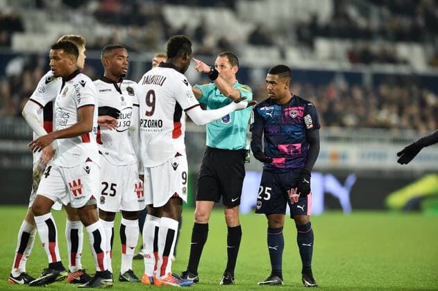 Arbitre Mikael Lesage FOOTBALL : Bordeaux vs Nice - 19eme Journee de L1 - Bordeaux - 21 12 2016 ThierryBreton Panoramic 