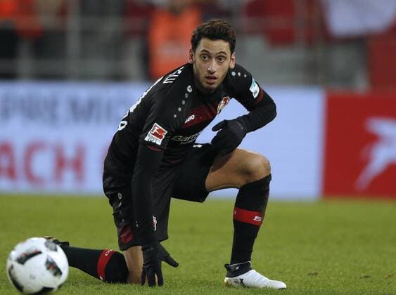 Köln, Deutschland, 1. Fußball - BL - 1.FC Köln - Bayer Leverkusen 1:1 am 21.12. 2016 im Rhein-Energie Stadion in Köln Hakan CALHANOGLU (LEV)