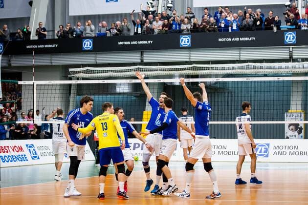 Jubel Tomas Rousseaux (14 VfB), Markus Steuerwald (13 VfB), Athanasios Protopsaltis (7 VfB), Georg Klein (8 VfB), Simon Tischer (10 VfB) und Michal Finger (6 VfB); CEV Volleyball Champions League 4th Round: VfB Friedrichshafen vs Arkas Izmir, ZF Arena, Friedrichshafen Germany, 20161222; Friedrichshafen Copyright: xWuechner Eibner-Pressefotox EP_NWR