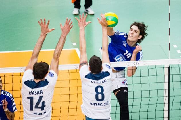 Bilder des Tages - SPORT Angriff Tomas Rousseaux (14 VfB); CEV Volleyball Champions League 4th Round: VfB Friedrichshafen vs Arkas Izmir, ZF Arena, Friedrichshafen Germany, 20161222; Friedrichshafen Copyright: xWuechner Eibner-Pressefotox EP_NWR