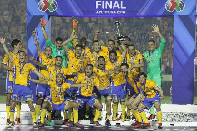 Themen der Woche - Sport Bilder des Tages - SPORT Fußball, Mexiko, Tigres de Monterrey gewinnen Torneo Apertura December 25, 2016 - Mexico - EUM20161225DEP26.JPG.MONTERREY, N.L.- Soccer Futbol-Final Apertura 2016.- Tigres se corono campeon del Apertura 2016 al derrotar en penales 3-0 al America, despues de un empate 1-1 en tiempo extra (global 5-2), partido celebrado en el estadio Universitario, el domingo 25 de diciembre de 2016. Foto: Agencia EL UNIVERSAL Carlos Mejia RCC. Latin News - December 25, 2016  - ZUMAu78_ 20161225_zaf_u78_068