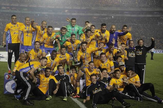 Fußball, Mexiko, Tigres de Monterrey gewinnen Torneo Apertura - December 26, 2016 - Mexico - EUM20161226DEP04.JPG.MONTERREY, N.L.- Soccer Futbol-Final Apertura 2016.- Los Tigres de la UANL se coronan campeones del torneo Apertura 2016 tras vencer en penales 3-0 al America el domingo 25 de diciembre de 2016, Estadio Universitario. Foto: Agencia EL UNIVERSAL Carlos Mejia EVZ Latin News - December 26, 2016  - ZUMAu78_ 20161226_zaf_u78_005