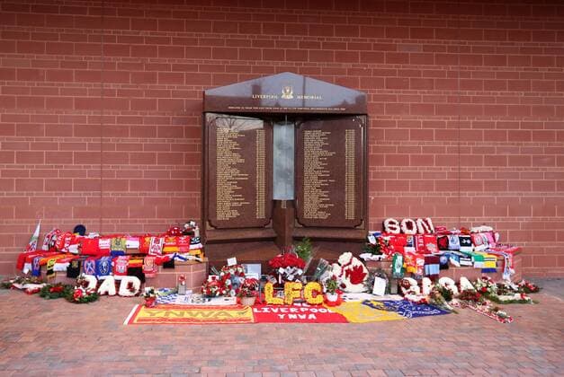Themen der Woche - SPORT Bilder des Tages - SPORT The Hillsborough memorial during the Premier League match at Anfield Stadium, Liverpool. Picture date December 27th, 2016 Pic David Klein Sportimage EDITORIAL USE ONLY. No use with unauthorised audio, video, data, fixture lists, club league logos or live services. Online in-match use limited to 120 images, no video emulation. No use in betting, games or single club league player publications.