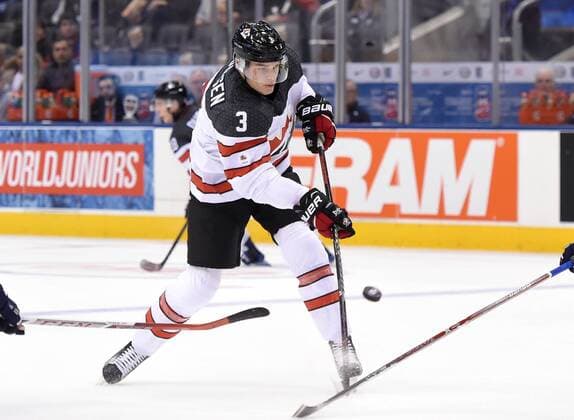 Eishockey, U20 WM, Kanada - Slowakei TORONTO, ON - DECEMBER 27: Canada defenceman Noah Juulsen (3) has his shot deflected during first period play against Slovakia at the World Junior Hockey Championships during the Slovakia versus Canada game on December 27, 2016, at the Air Canada Centre in Toronto, Ontario. (Photo by Dan Hamilton Icon Sportswire) HOCKEY: DEC 27 IIHF World Junior Championship - Canada v Slovakia Icon16122712 EDITORIAL USE ONLY