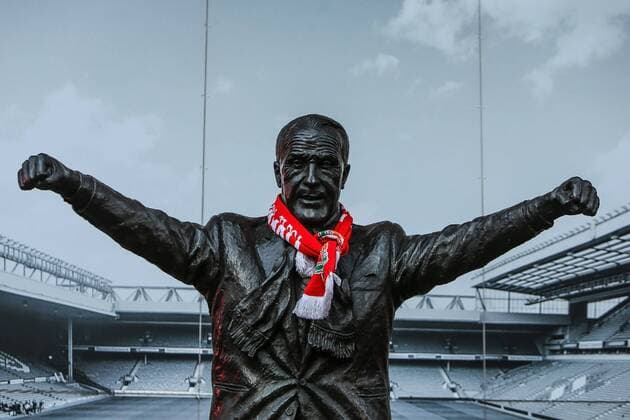 31.12.2016. Anfield, Liverpool, England. English Premier League football. Liverpool versus Manchester City. A view of the statue of legendary Liverpool manager Bill Shankly outside the entrance at the Kop end of the stadium. xDavidxBlunsdenx  ActionPlus11824089