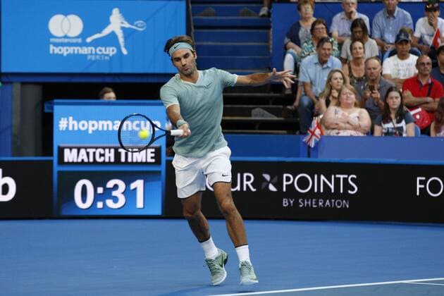 02.01.2017. Perth Arena, Perth, Australia. Mastercard Hopman Cup International Tennis tournament. Roger Federer (SUI plays a fore hand on the base line during bhis match against Dan Evans (GBR). Federer won 6-3, 6-4. xDavidxWoodleyx  ActionPlus11824768