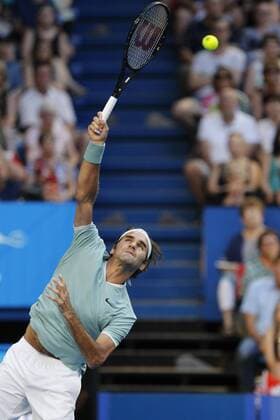 02.01.2017. Perth Arena, Perth, Australia. Mastercard Hopman Cup International Tennis tournament. Roger Federer (SUI) serves during his match against Dan Evans (GBR). Federer won 6-3, 6-4. xDavidxWoodleyx  ActionPlus11824781