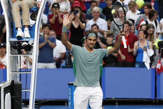 02.01.2017. Perth Arena, Perth, Australia. Mastercard Hopman Cup International Tennis tournament. Roger Federer waves to the crowd after winning his opening game against Britains Dan Evans 6-3, 6-4. xDavidxWoodleyx  ActionPlus11824776