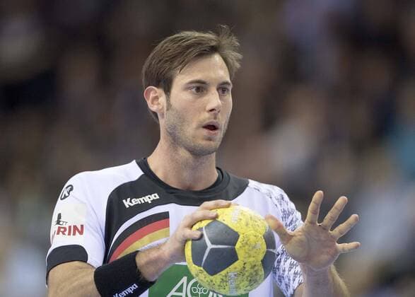 Uwe GENSHEIMER (GER) Aktion. Handball Laenderspiel der Maenner, Testspiel, Deutschland (GER) - Rumaenien (ROU) 30:21 , am 03.01.2017 in Krefeld Deutschland.