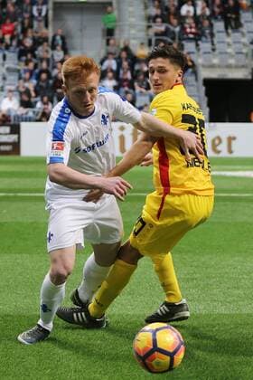 05.01.2017, xtvx, Hallenfussball Harder13 Cup 2017, emspor emonline deloka, v.l. Laszlo Kleinheisler (SV Darmstadt 98) Marvin Mehlem (Karlsruher SC) Zweikampf, Duell, duel, tackle, compete Mannheim oz
