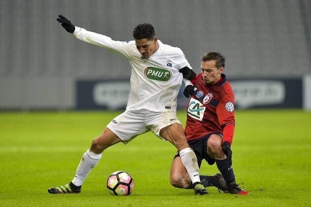 Fußball, Coupe de France, OSC Lille - Excelsior St. Joseph Eric Bautheac (Losc) vs Jacques Grondin (Excelsior) FOOTBALL : Losc OSC Lille vs AS Excelsior Saint Joseph - 32e coupe de France - 07 01 2017 JBAutissier Panoramic 