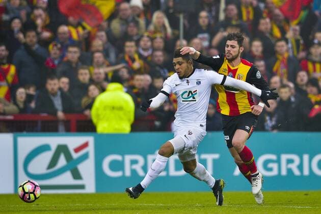 Cristian Lopez Santamaria (Lens) vs Simon Falette (Metz) FOOTBALL : RC Lens vs FC Metz - 32e coupe de France - 08 01 2017 JBAutissier Panoramic 