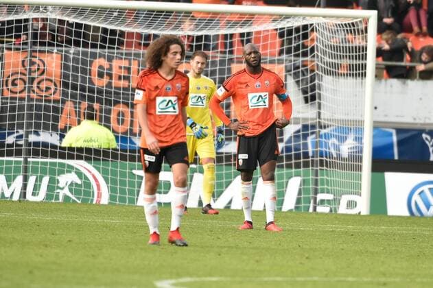 Fußball, Coupe de France, FC Lorient - OGC Nizza -- Enttäuschung Lecomte Benjamin (FC Lorient), Ciani Michael (FC Lorient) suite au but de Nice FOOTBALL : CDF - FC Lorient - OGC Nice - 08 01 2017 BrunoPerrel Panoramic 