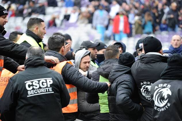 Fußball, Coupe de France, FC Toulouse - Olympique Marseille Incident avec les supporters marseillais FOOTBALL : FC Toulouse vs Olympique Marseille - 32Finale Coupe de France - Toulouse - 08 01 2017 ThierryBreton Panoramic 