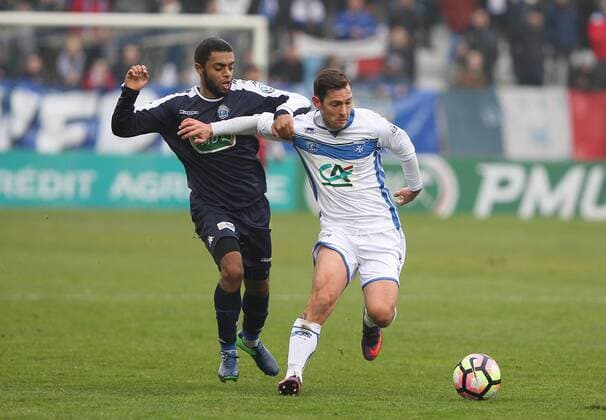 Fußball, Coupe de France, AJ Auxerre - ES Troyes AC (Auxerre) Ludovic Obraniak (Troyes) Tristan Dingome FOOTBALL : Auxerre vs Troyes - 32E Coupe France - 08 01 2017 StephanieGrossetete Panoramic 