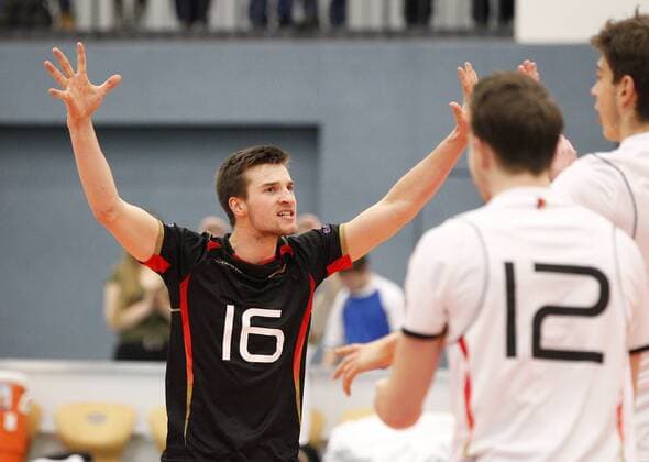 Volleyball Hessen - U21 U 21 WM-Qualifikation Männer 08.01.2017 Germany (ws) - Romania (blau) v.l. Julian Zenger (Germany 16), Johannes Mönnich (Germany 12) Germany - Romania