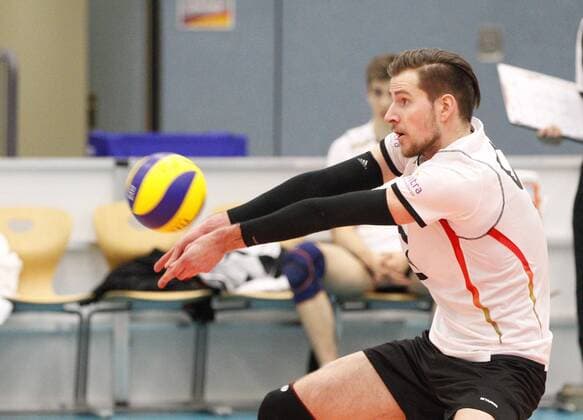 Volleyball Hessen - U21 U 21 WM-Qualifikation Männer 08.01.2017 Germany (ws) - Romania (blau) v.l. Egor Bogachev (Germany 9) Germany - Romania