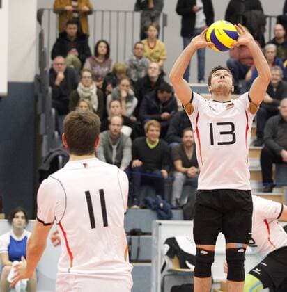 Volleyball Hessen - U21 U 21 WM-Qualifikation Männer 08.01.2017 Germany (ws) - Romania (blau) v.l. Tobias Krick (Germany 11), Stefan Thiel (Germany 13) Germany - Romania