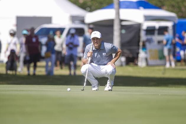 January 12, 2017 - Honolulu, Hawaii: Jordan Spieth lines up his putt on the 8th hole during the first round of the Sony Open at Waialae Country Club in Honolulu, Hawaii. PGA Golf Herren Golf 2017: Sony Open JAN12 - ZUMAc04_ 20170112_zaf_c04_092