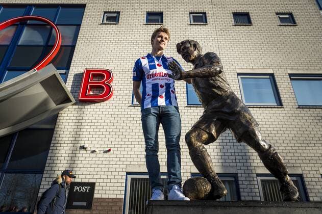 Fußball, Martin Odegaard wird als Neuzugang des SC Heerenveen präsentiert The Netherlands, Heerenveen, 10-01-2017; Football player Martin Odegaard Martin Ødegaard, Odegaard is presented by his new club SC Heerenveen in The netherlands. The 18-year player from Norway is on loan from spanish club Real Madrid. Photo: Kees van de Veen Hollandse Hoogte Heerenveen xVIxHollandsexHoogtexIVx 61820095