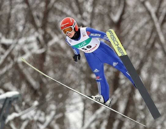 Bilder des Tages - SPORT Ski jumping Skispringen Ski nordisch Germany s Althaus 3rd at World Cup meet in Sapporo Katharina Althaus of Germany flies through the air in a World Cup women s ski jumping event at the K-90 Miyanomori Ski Jump Stadium in Sapporo on Jan. 15, 2017. Althaus finished third in the event won by Maren Lundby of Norway. 