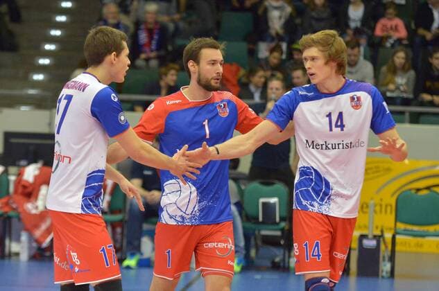 15.01.2017, xtkx, Volleyball 1.Bundesliga Herren, United Volleys - Solingen Volleys, emspor, v.l. Jan Zimmermann (United Volleys) , Florian Ringseis (United Volleys) , Peter Wolf (United Volleys) , Rüsselsheim