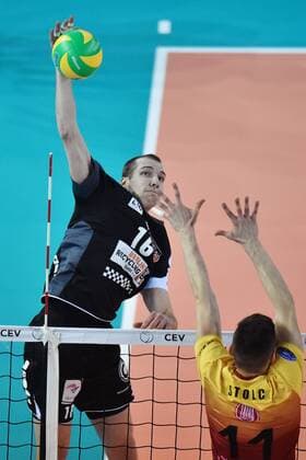 Wouter Ter Maat of Berlin Recycling Volleyes, left, and Slawomir Stocl of Dukla Liberec in action during the Men s Volleyball Champions League 3rd round B group match: Dukla Liberec vs Berlin in Liberec, Czech Republic, January 18, 2017. (CTKxPhoto RadekxPetrasek) CTKPhotoP201701181025401  PER 7